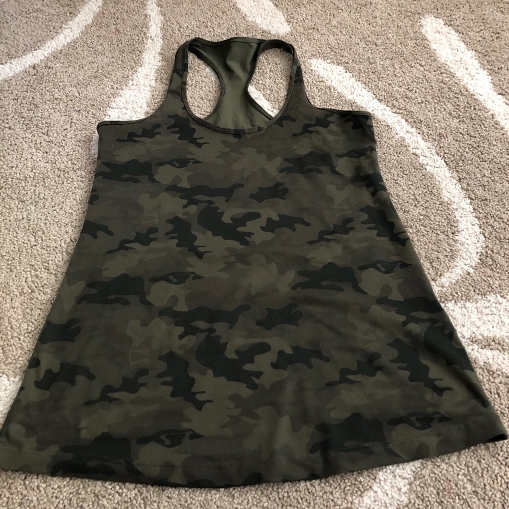 Lululemon cool racer back euc sz 12 green camo